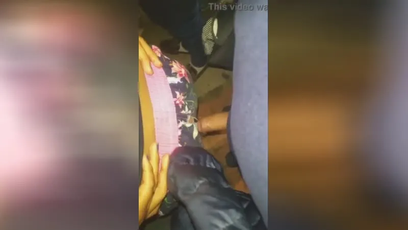 ▶️ Arrimon De Verga Pelona A Una Morrita En Shortcito Video | CdeV.com