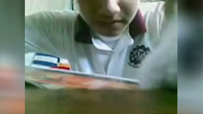 ▶️ Highschool-Mädchen und ihr Freund für ein einstündiges Video | CdeV ... 