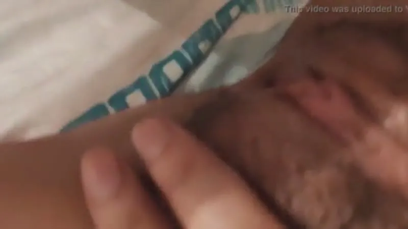 ▶️ Aún No Está Lista Para Su Primera Vez Pero Bien Que Ama Que Le Chupe La Panocha Video | CdeV.com